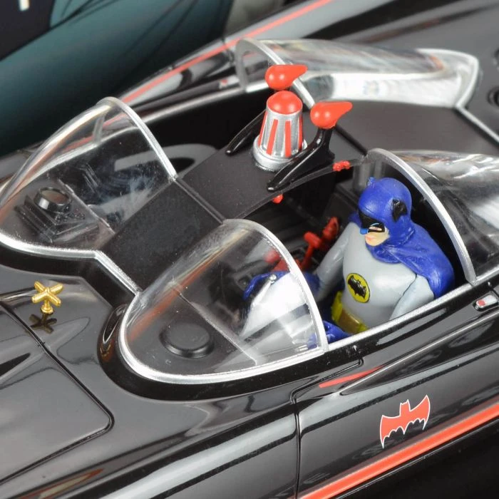 Scalextric C4175 Batmobile 1966 TV Series Batman 1/32 Scale Slot Car DPR Lights 5 Scalextric C4175 Batmobile 1966 TV Series Batman 1/32 Scale Slot Car DPR Lights - Image 3